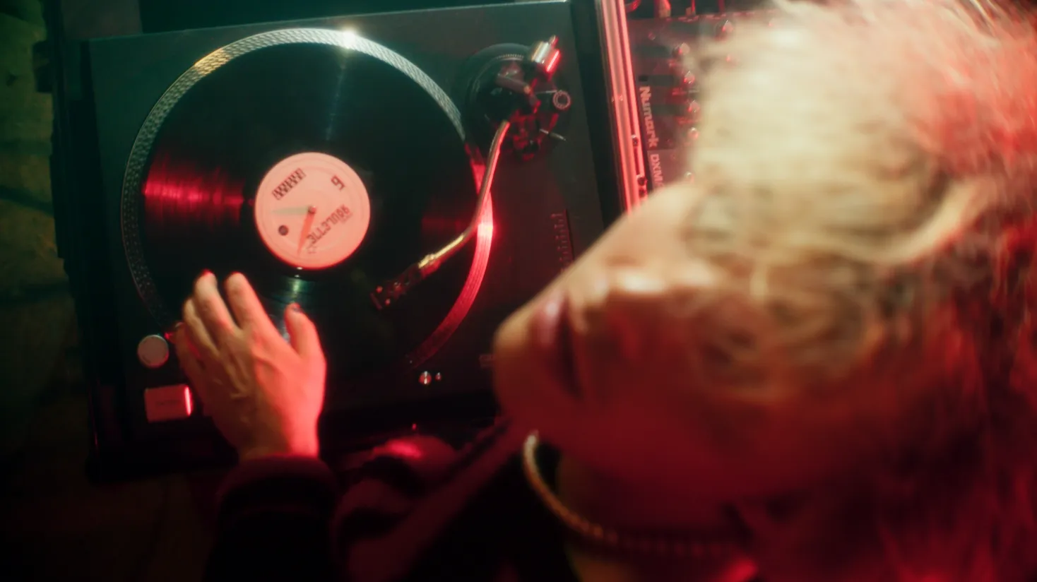 Maëva Boche Cinematographer | ROAD BLOCKS Music Video Still 5