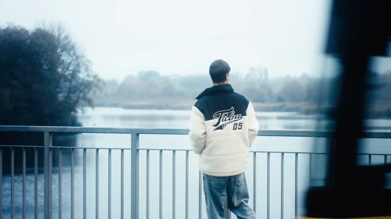 Maëva Boche Cinematographer | Ridna Music Video Still 5