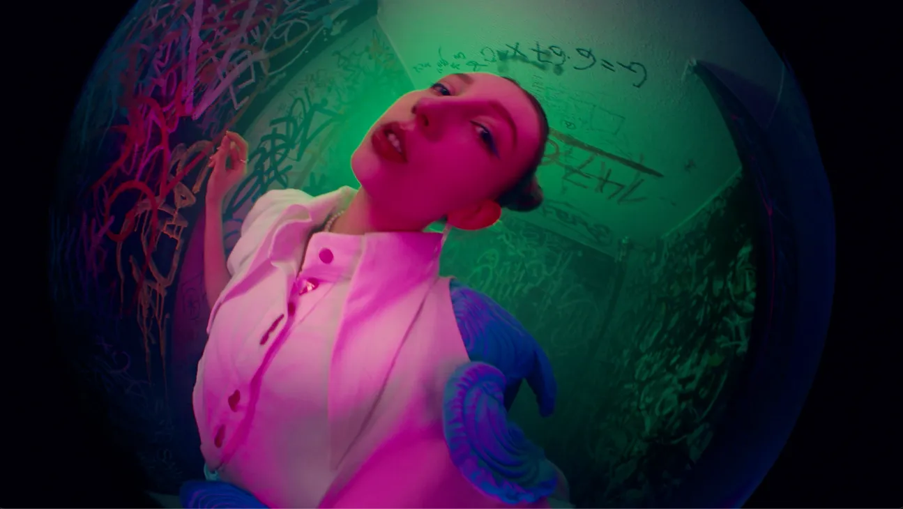 Maëva Boche Cinematographer | Świt Music Video Still 1