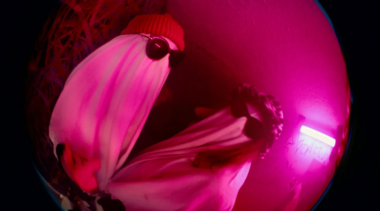 Maëva Boche Cinematographer | Świt Music Video Still 4